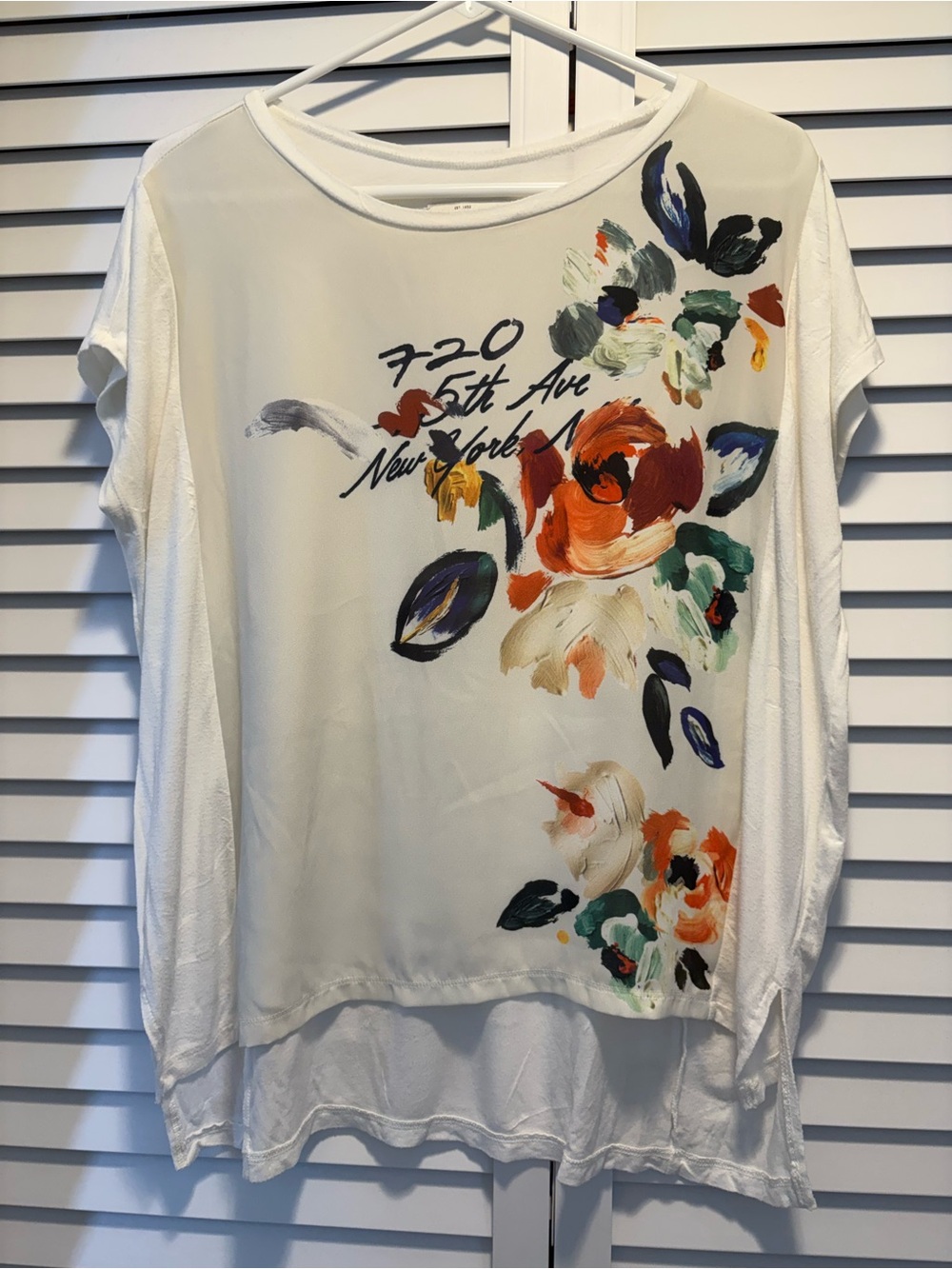 Abercrombie & Fitch Women's White Floral Art Graphic Top "720 5th Ave New York